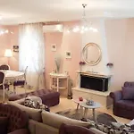 House Fox Nea Iraklitsa