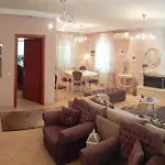 House Fox Nea Iraklitsa