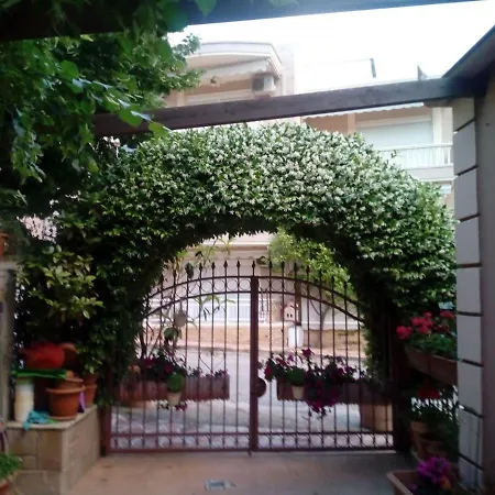 House Fox Nea Iraklitsa