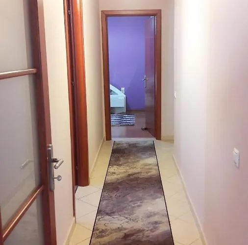 House Fox * Nea Iraklitsa